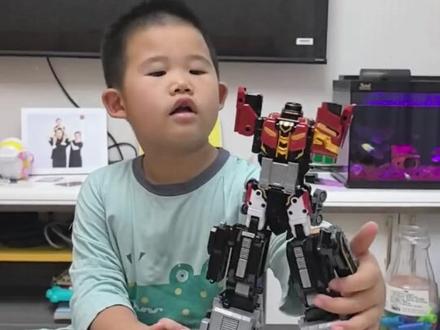 重轨巨神 大变身#重轨巨神 #炫卡斗士3