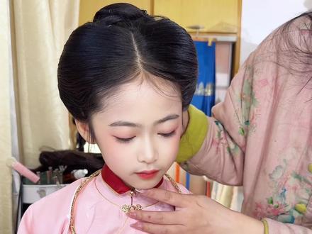 都2026年了还不会汉服打底座的新手们看过来 学会底座方法 各种精致汉服发型手拿把掐#汉服发型教程 #打底座 #原创视频 #儿童汉服发型 #好物种草