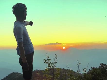 5.28环大围山,爬升大围山,浏阳到江西宜春再到浏阳爬大围山,路线很赞,全程130km爬山50km 下坡50km平路加起伏30km ,骑车,游泳,扛着徒步,看日落 。酸爽的周末#公路自行车 #公路车运动 #保持热爱奔赴山海 #翻山越岭