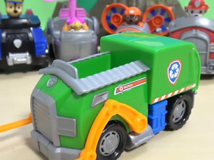 汪汪队立大功:灰灰变成魔法师,用橡皮泥帮大家变出各自的战车!#儿童 #儿童益智 #早教 #儿童玩具 #亲子