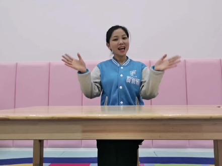 精细动作游戏《穿纸圈》
目标:提升专注力,训练手眼协调精细动作发展,发展双手配合能力和思维能力。#精细动作锻炼 #专注力训练方法 #思维训练