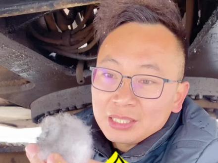 花五毛钱就能解决发动机下排气?#卖挖机的喜哥 #河南方言 #迎接虎年的仪式感