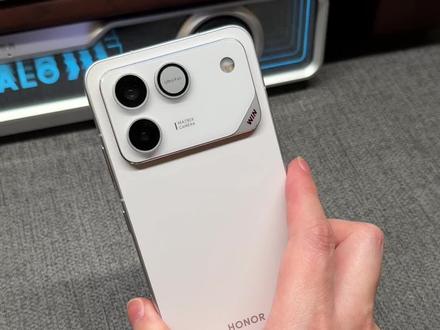 华为、荣耀手机如何设置鸿蒙Next主题,关于本机直接显示MagicOS Next,情绪价值给到位了,还有鸿蒙图标+字体+一镜到底动画#玩机技巧 #鸿蒙Next主题 #鸿蒙Next #华为 #数码科技