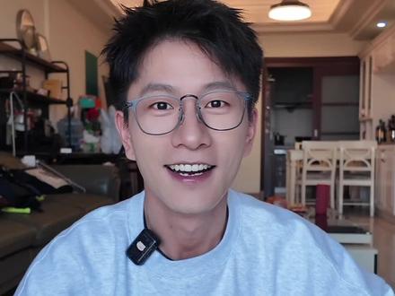 如何制作2025年终总结图!今天教会你! 2025年马上就要结束了,这一年我们应该收获到了很多回忆照片!那如何把照片总结的更好玩有意义呢,今天我就详细的教会大家,希望对你们有用!
#2025年终总结 #年终总结 #2026 #干货分享 #摄影技巧