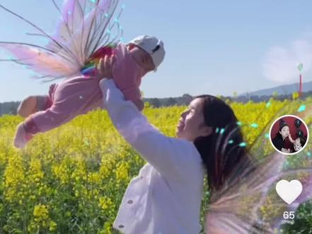 #蝴蝶特效 教程来啦,趁着还能举的动怀里的娃,赶紧拍一个吧#妈妈的小天使