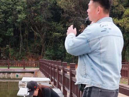 在钓场叱诧风云,在菜场备受欺负,还好以后有人保护了!#原来钓鱼才是抖音运动顶流 #dou是钓鱼人 #2023dou来钓鱼