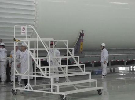“张家港造”火箭!出发!6月11日,我国最大液体商业火箭“天龙三号”一子级在张家港智造基地吊装上车,发往河南巩义进行国内首次“九机并联”全系统热试车,预计9月执行首飞。