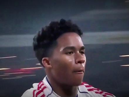 自己向阳生长,给身后还在赶路的兄弟,也留一束光。 #恩德里克 #皇马 #里昂 #足球的魅力 #足球