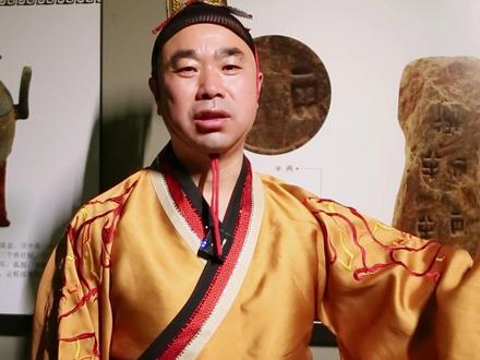 随州国宝多,文物上大餐。今天带大家看看距今2300多年,秦国时期的“印钞机”——半两石范。 #解局长带你游随州 #国宝文物 #九头鸟文旅创意 #青春为家乡代言 @青春湖北