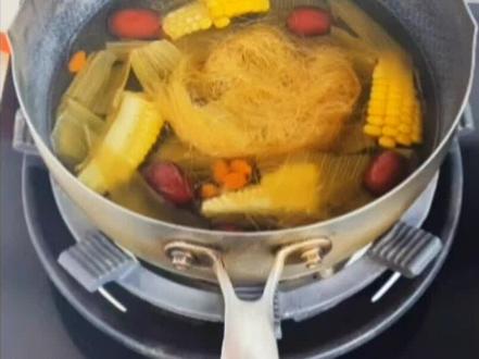 今日美食分享:玉米须水有利尿消肿的功效,月子中的宝妈和平时脸和小腿好肿的人都能喝,还分享一款排骨山药营养汤的做法喜欢的就点赞收藏吧!#崔姐家常菜#食疗养生 #创作者中心 #创作灵感 @DOU+小助手