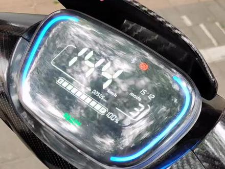 #骑上我心爱的小摩托 九号自研鼹鼠控制器