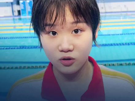31日下午,成都大运会跳水比赛,张家齐、掌敏洁在女子双人10米跳台决赛中以349.08的高分夺冠。#大运会 #跳水 #张家齐