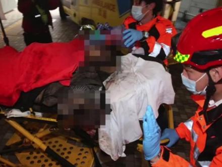 香港37岁消防员何伟豪殉职#香港 #大火 #消防员