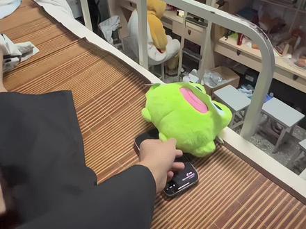 用女朋友语音整蛊室友#大学生精神状态 #男生宿舍 #深情老男人