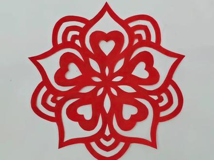 简单又漂亮的窗花,一看就会,快来动手试试吧🌹#手工剪纸教程 #创作者中心 #创作灵感 #手工 #非遗