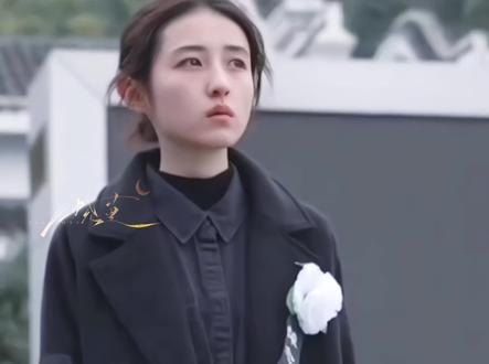 周遇安和陈任告别,两个人都释然了,陈任开始了新的生活,陈任发现周遇安喜欢姜家齐,他不能让周遇安离开他,就把她破烂的过去告诉姜家齐,他开始疏远周遇安,在保安大叔那里知道了周遇安的遭遇,他后悔看到满身伤痕的她都没有问一句,找到陈任要帮周遇安还债