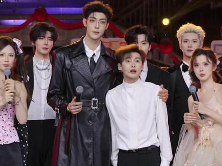 卜凡~龙浩天直播间切片合集《打了麦&皱纹&落了白&eiei》@卜凡__BF #卜凡 #sk #龙浩天 #男团 #直播录屏分享