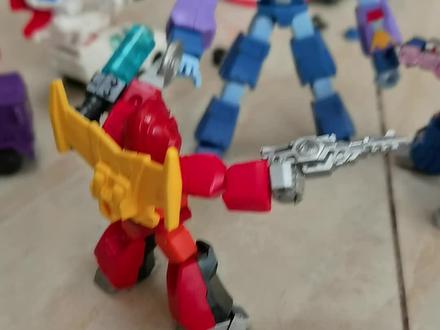 布鲁可变形金刚 星辰版
#玩不够的童年小玩具
瘟疫改造
#布鲁可 #变形金刚