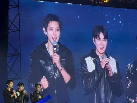 跨年夜就是这样傻笑三个小时#朴灿烈 #张艺兴 #吴世勋 #EXO #染色体跨年夜