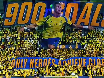 定下千球目标!C罗荣膺2025环足奖最佳中东球员!#C罗 #足球 #环足奖