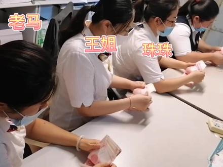 无论哪个行业都有宝藏员工,看上去表面平平,实际都是深藏不露的高手#点钞 #高手 @抖音小助手