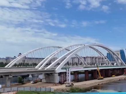 丝路架新轨 轻轨通未来——中企承建哈萨克斯坦首都轻轨正式通车
资讯来源于国际经贸权威媒体
