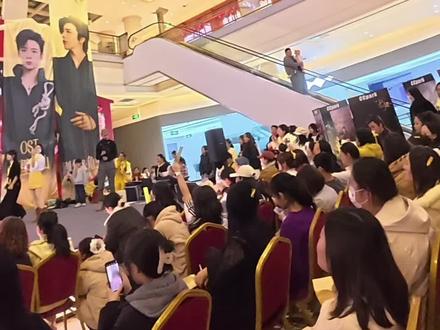 作为家属去参加#刘宇宁生日痛楼 很快乐
参与抽奖 第一次被抽中了 哈哈哈哈
#vlog日常 #打卡 #刘宇宁