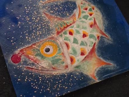 怎样用岩彩画一盏鱼灯,#画盏花灯闹元宵 #岩彩画教程 #任少石岩彩 #跟着都要学画画 #岩彩星火燎原 @抖音艺术 元宵节花灯来啦,祝大家上元安康!🎉🎉🎉