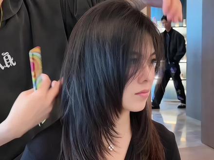 耐看的层次发 适合百分之90的女生!#根据脸型设计发型 #懂你的发型设计师 #剪发前vs剪发后 #减龄锁骨发 #显脸小显脸小