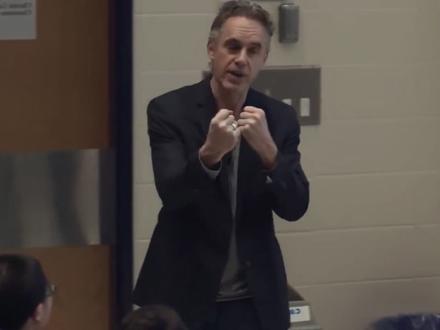 成事秘诀:你的配得感 不能被PUA掉 #PUA #情感 #心理学知识 #配得感 #精神内耗 #财商大多数人的脑子不是帮自己解决难题的帮手,更像一套让自己精神内耗 自己贬低自己的P U A 装置
上一个视频争议很大,大家都吵疯了,因为龙虾教授说 你如果在女人眼中有魅力 以后就大概率会成功!
这期我们接着往下分享,大家可以继续探讨,其实教授真正想表达的意思是 让女生喜欢你 和 让财富喜欢你 这两者之间有很多能力是相通的,如果你做不到让女生喜欢你,那么在追逐财富的道路上你就还缺乏很多对应的能力!第二层意思是说 女性本来就善于识别那些富有潜力的男性,而且教授说的魅力更多是指 人格与气质方面的魅力,不是我们认为的外表那种肤浅的魅力。很多网友批评教授的说法是因果倒置,应该是人先有钱有权了,才会显得有魅力,而不是有魅力了,就有钱!