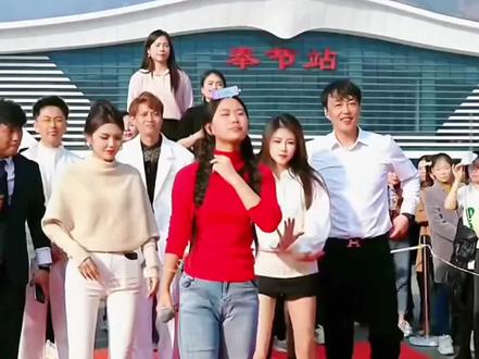 赵鑫和夏徒弟合唱《信天游》真好听#户外直播唱歌 #精彩瞬间