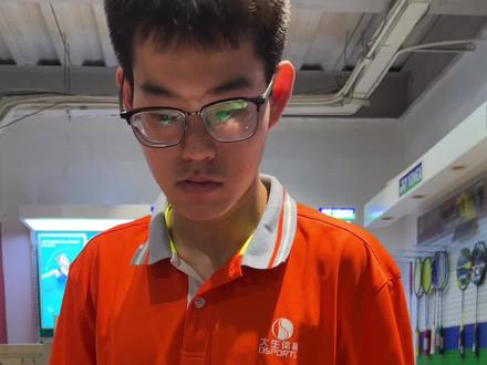 今天穿一只老拍子,弓11#羽毛球 #羽毛球穿线