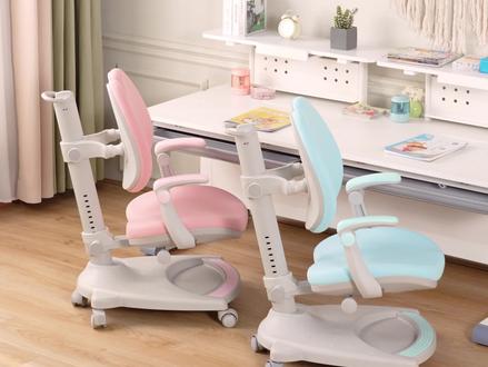 新款双人学习桌,桌面可以独立升降,满足不同年龄段,老大老二互不影响,纯实木打造,特惠预售!#源头实力厂家 #全国发货欢迎合作 #好物推荐🔥 #源头厂家直供 #家用儿童学习桌推荐