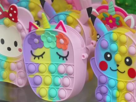 女生喜欢的可爱硅胶包包,竟然是由一个糙汉子制作出来的,一起看看制作过程吧#硅胶包包 #科普一下 #涨知识