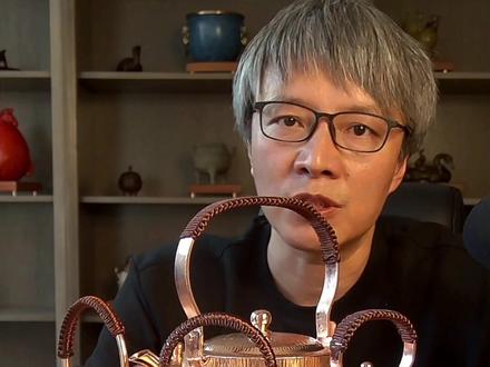 为什么要用紫铜壶#匠人精神 #全手工制作 #匠心制作 #手艺匠人 #工艺品摆件 #非遗文化 #传统文化 #铜器