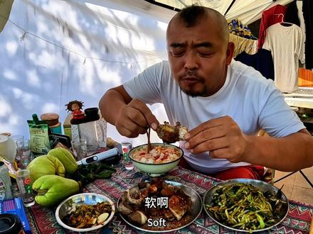 这个大厨会吃还会做,这样的人才地球上少有,太厉害了#露营美食