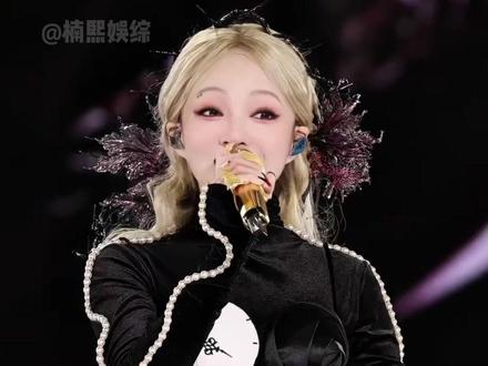 明明是十年的御用发型师,为何张韶涵却突然换人了?了解内情才懂啥叫裁员裁到大动脉 #张韶涵 #张韶涵演唱会造型 #张韶涵发型师 #娱乐评论大赏 #内容启发搜索