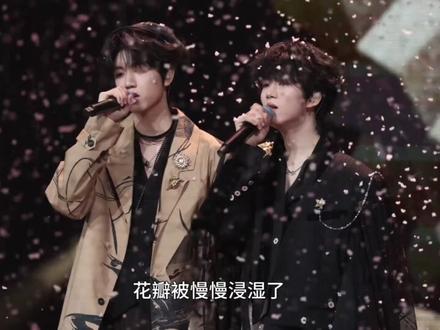 #张桂源张函瑞 #张桂源 #张函瑞 #太阳与地球 #荣耀之战
视频素材来源:@MeChillso (感谢宝宝提供非常清晰的视频!)
(此视频为桂瑞安利向 贴脸默认桂瑞99 疯狂贴脸我会删评)