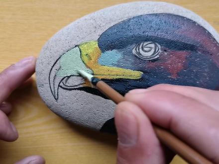 创意石头画雄鹰,目光画的炯炯有神太霸气了,绘制过程分享给大家 #新知挑战赛