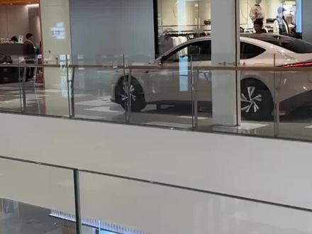 车子是怎么开进商场的 #车子是怎么开进商场的