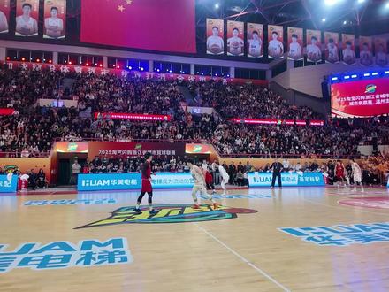 温州vs金华最后1分30秒,惊心动魄。 眼看就要没了,靠着三分和抢断起死回生。#浙BA #篮球 #眼看就要没了