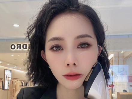 极萌黄金微雕保姆级使用教程
瘦脸模式、K老模式每周使用两次
换肤模式需要的时候连续使用5次效果更佳
#极萌 #极萌黄金微雕#K老#瘦脸#黄金微针