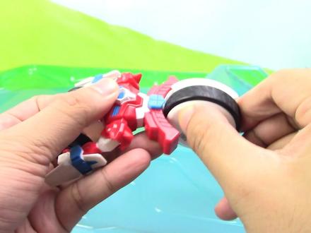 白角犀VS赤影 魔幻陀螺之机甲战车玩具