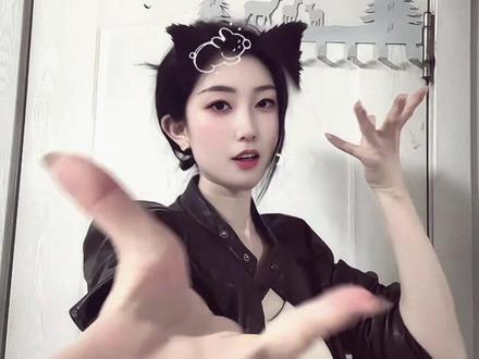 山对山来崖对崖,蜜蜂采花深山里来⛰️~
#弥渡山歌 #手势舞 #新年快乐