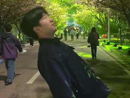 张家界学院樱花节在这周的周四哦,也就是明天,大家不要跑空了。#张家界学院#跑跑乐#樱花#张家界美景