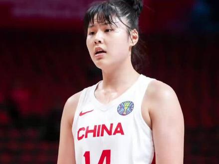 生下来9斤4两!身高2米、喜欢张杰的女奥尼尔,却是爱哭的萌妹子 #世界杯中国女篮大胜比利时 #姚明