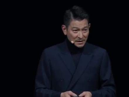 爆单了!超197.5万人排队预约华为Mate60RS非凡大师。按最便宜的11999元版计算,华为Mate60RS非凡大师的预约订单总额已超236亿元!网友热议:你预约了吗?