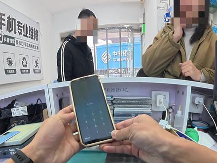 带你体验第一视角修手机,VIVO手机花屏换屏幕全过程#第一视角修手机 #创作者中心 #创作灵感 #手机花屏闪屏 #手机维修