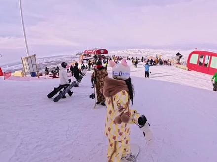 滑雪人的快乐 今日分享如何保持幸福 #滑雪vlog #滑雪 #小十的线上代滑 #chopchop原创雪服#影石x5