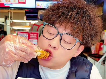 肯德基薄脆金沙鸡翅终于吃到啦巨好吃2月14号之前核销使用冲! #肯德基 #kfc优惠套餐 #汉堡炸鸡 #新春吃喝玩乐 #附近肯德基团购